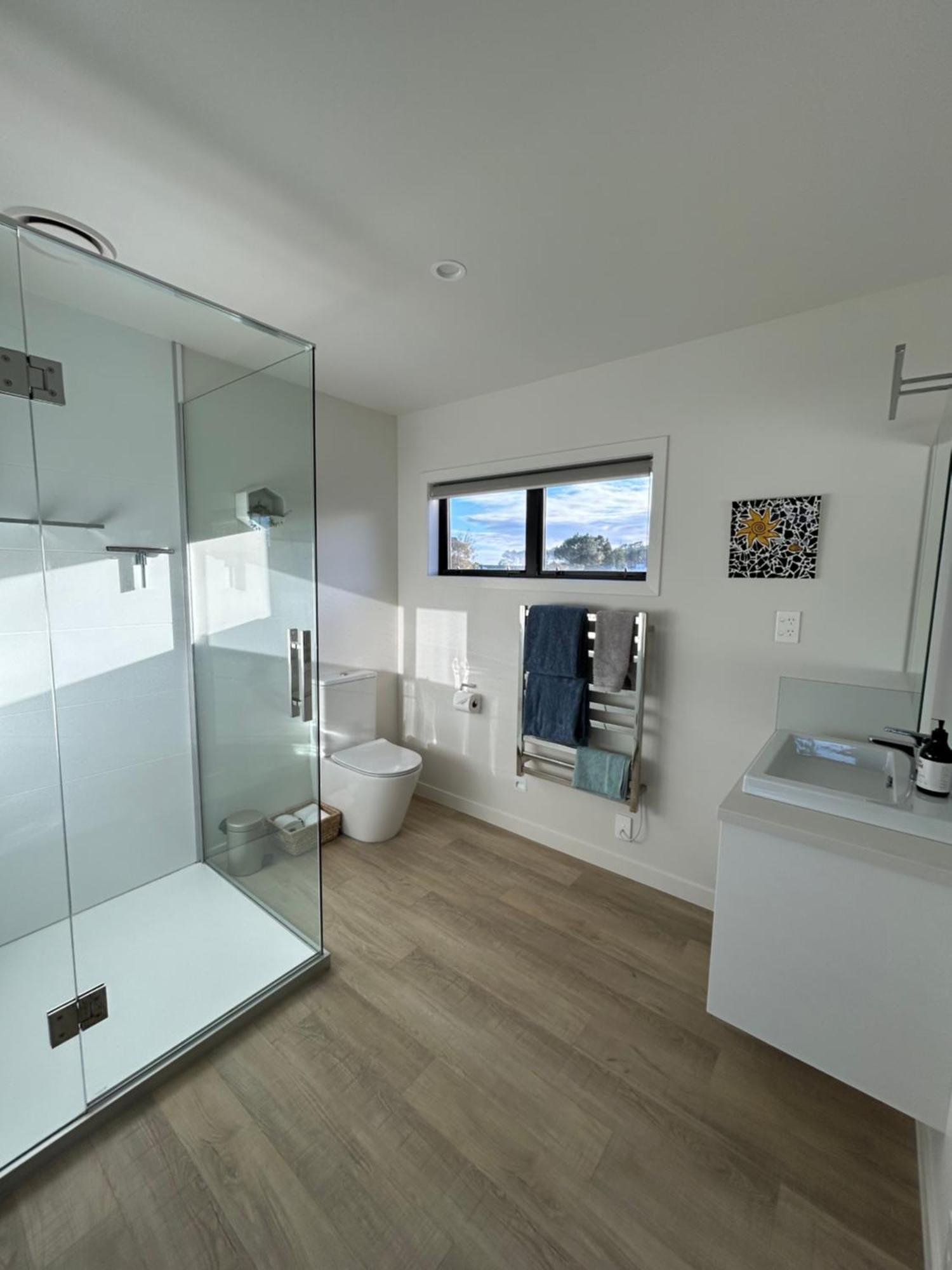 Purangi Waterfront Retreat - 2 Bedroom Cooks Beach Exterior foto